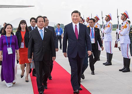 Arrivée du président chinois au Vietnam pour la 25e Réunion des dirigeants économiques 
de l'APEC et une visite d'Etat