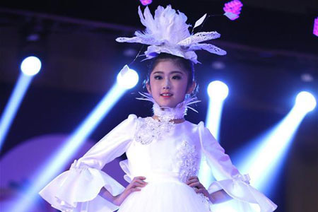 Chine: un concours de mannequins enfants