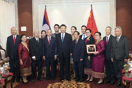 Le président chinois appelle les jeunes générations à faire avancer l'amitié entre 
la Chine et le Laos