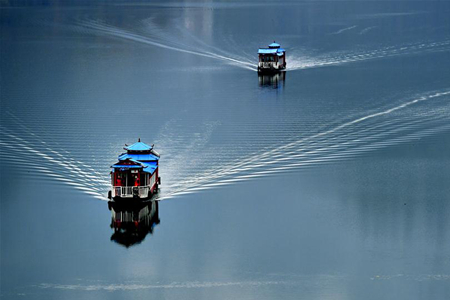 Paysage d'un lac dans le centre de la Chine