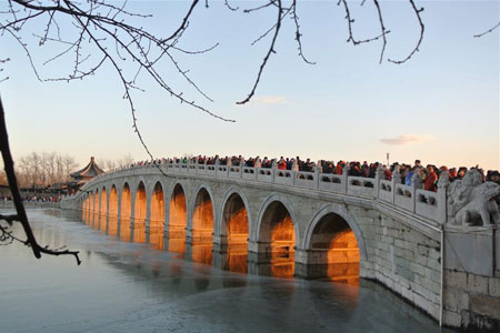 Beijing: paysage du Pont aux Dix-Sept Arches au Palais d'Été