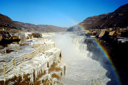 Chine : la cascade Hukou sur le fleuve Jaune en hiver