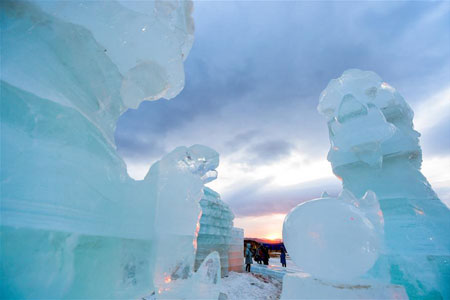 Chine: un parc de glace et de neige à Hohhot