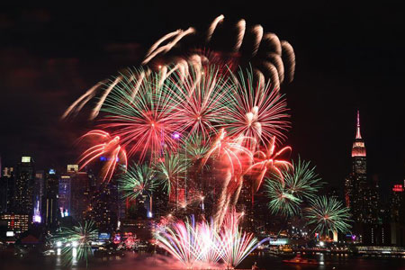 Etats-Unis : feux d'artifice à New York pour célébrer le Nouvel An chinois