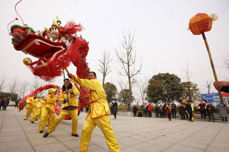 Chine : célébrations de la fête du Printemps dans l'est du pays