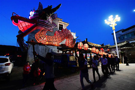 Chine : célébrations de la fête des Lanternes au Fujian