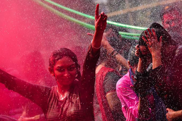 Célébration du festival des couleurs en Inde