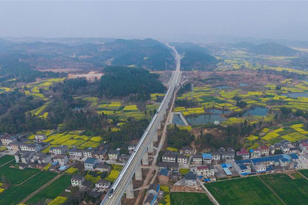 Sichuan : voie ferrée à grande vitesse Xi'an-Chengdu