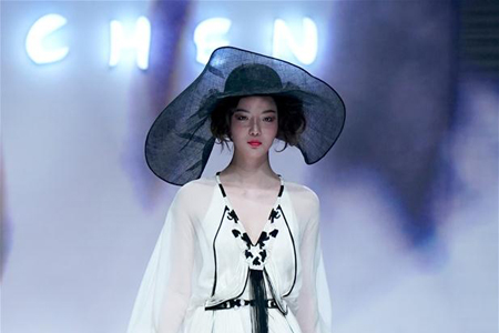 Chine: défilé de mode à Beijing