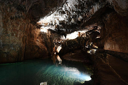 Espagne: la grotte de Valporquero