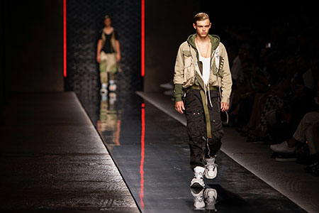 Semaine de la mode masculine de Milan: défilé des créations de Dsquared2