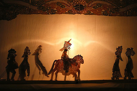 Théâtre d'ombres présenté dans l'est de la Chine