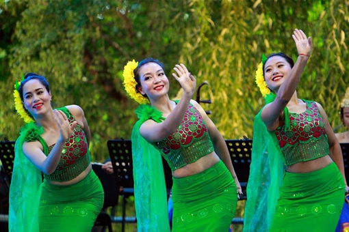 Spectacle chinois au Festival folklorique international à Bucarest