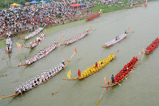 Chine: concours de bateaux-dragons dans l'est
