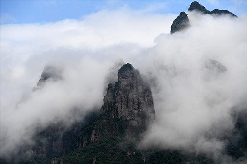 Chine: paysage des montagnes Shengtang au Guangxi