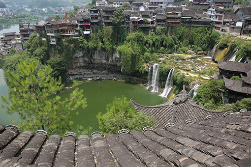 Chine : paysage de cascades dans le Hunan