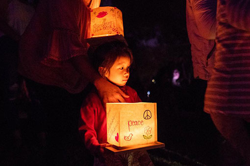 États-Unis: festival de lanternes sur l'eau à Los Angeles