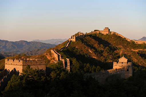 Chine : paysage d'automne de la Grande Muraille