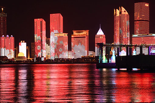 Chine: un spectacle de lumières à Qingdao