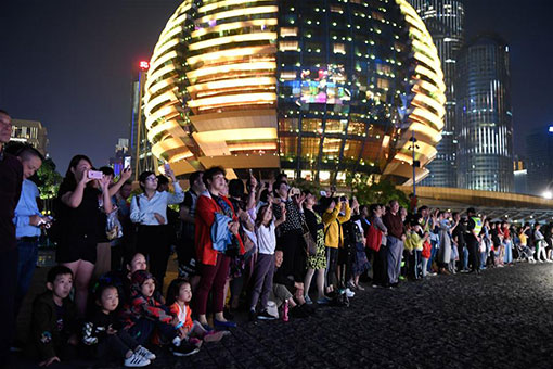 Chine : spectacle de lumières à Hangzhou