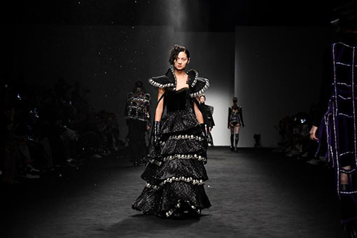 Semaine de la mode de Shanghai: défilé des créations de BAN XIAOXUE