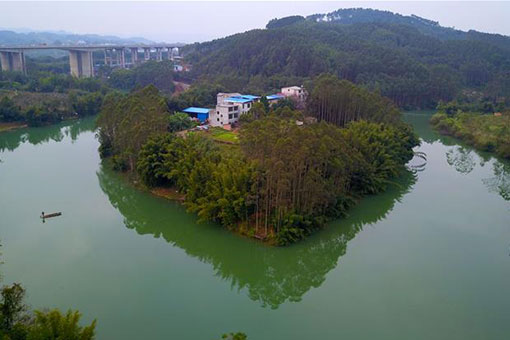 Chine : environnement aquatique de Liuzhou au Guangxi (sud)