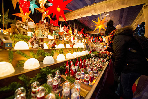 Allemagne: marché de Noël à Hambourg
