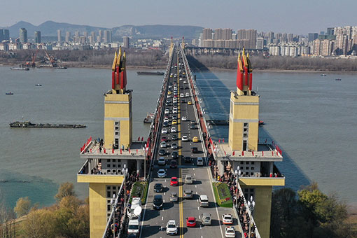 Réouverture à la circulation du premier pont moderne conçu par la Chine