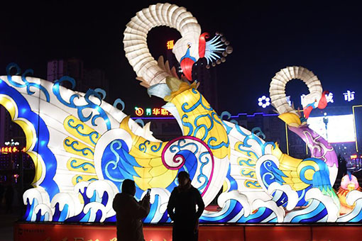 Un festival de lanternes pour la prochaine fête du printemps dans le nord-ouest de la Chine