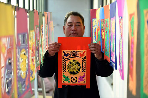 Chine : des œuvres d'art en papier découpé au Shandong