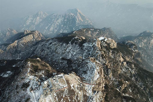 Chine: paysage de neige du mont Tai