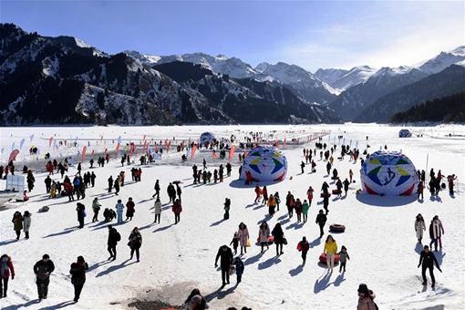Chine : tourisme hivernal au Xinjiang