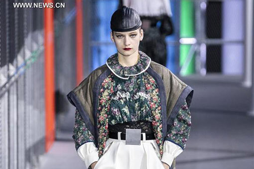 Semaine de la mode de Paris : défilé des créations d'Louis Vuitton