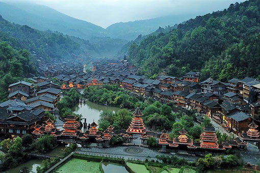 Chine : paysage du village Dong de Zhaoxing