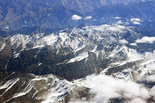 Chine : paysage de neige des monts Qilian
