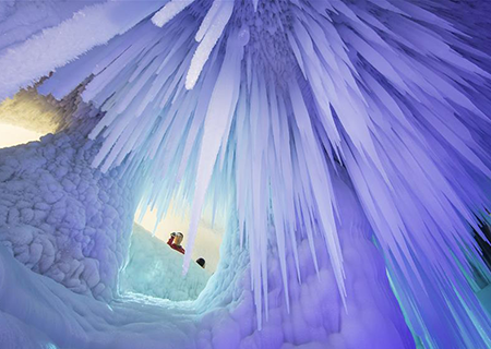 Grotte de glace dans le nord de la Chine