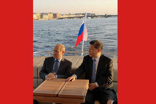 Xi et Poutine se rencontrent à Saint-Pétersbourg