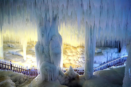 Chine: grotte de glace au Shanxi