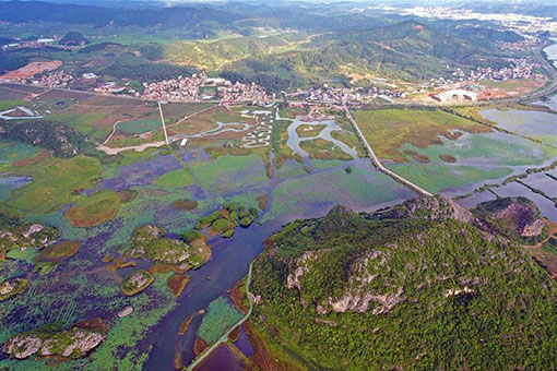 Chine: paysage du parc national de la zone humide de Puzhehei au Yunnan