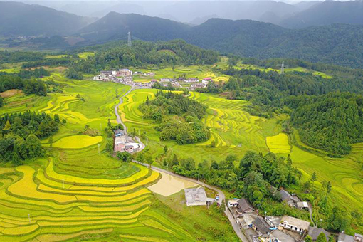 Paysage rural d'un village dans le sud-ouest de la Chine