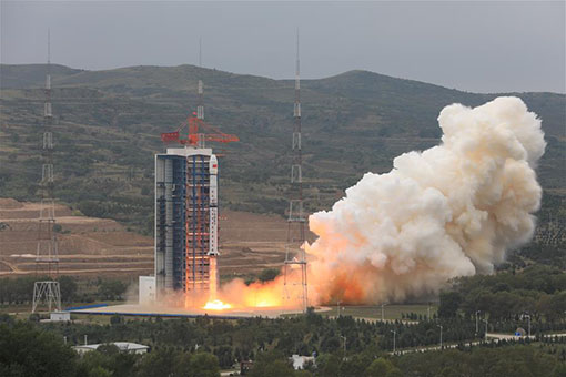 Chine : lancement de trois nouveaux satellites