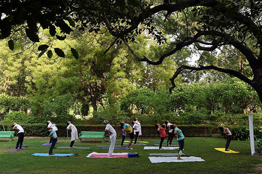 Cinéma, yoga et smartphones : catalyseurs du renforcement des relations sino-indiennes (SYNTHESE)