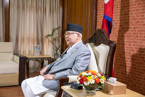 La visite historique de M. Xi devrait renforcer les relations sino-népalaises, selon le PM népalais (INTERVIEW)