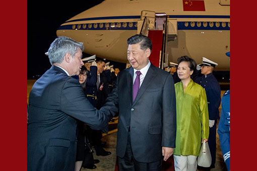 Le président chinois arrive au Brésil pour le 11e sommet des BRICS