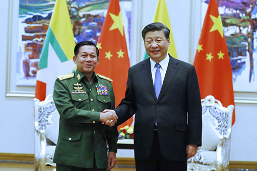Le président chinois Xi Jinping rencontre le commandant en chef des services de défense du Myanmar