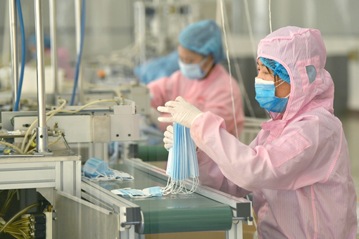 (2019-nCoV) Les Chinois accélèrent la fabrication de masques pour lutter contre le virus