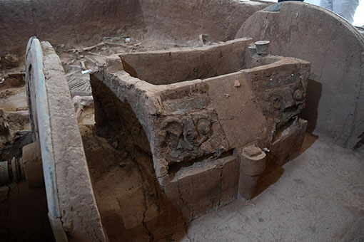 Chine : restauration d'un chariot en bronze dans le nord-ouest