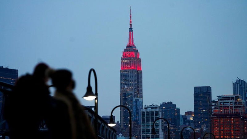 Plusieurs monuments de New York illuminés à l'occasion du Nouvel An lunaire chinois