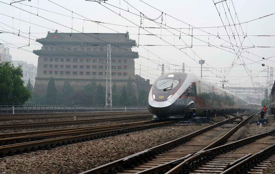 chine : train intelligent à grande vitesse fuxing