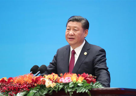 Xi Jinping prononce un discours lors du Dialogue entre le PCC et des partis politiques 
du monde